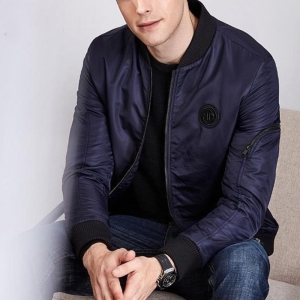 Куртка бомбер