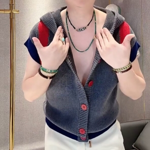 Жилет Женский хаки