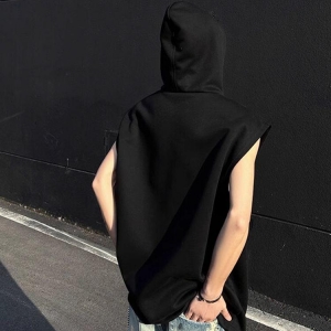 Мужской жилет с капюшоном