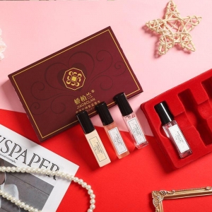 Оригинальные женские духи комплект 4шт