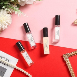 Оригинальные женские духи комплект 4шт