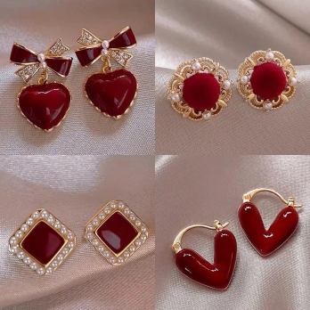 4шт в комплекте серьги